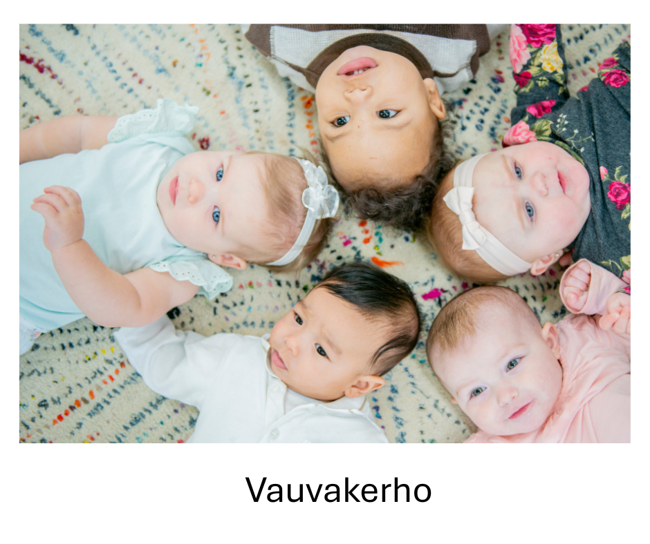 Vauvakerhon mainos, kuvassa vauvoja